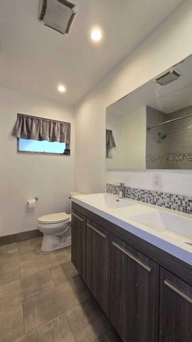 4511 E Country Club Circle, Plantation, FL 33317