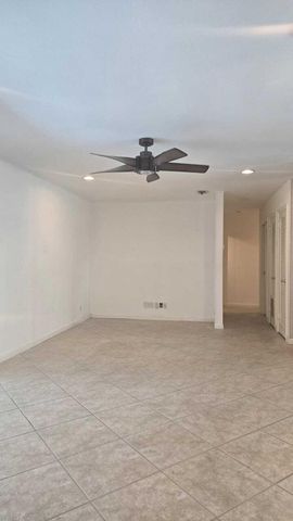 4511 E Country Club Circle, Plantation, FL 33317