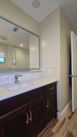 4511 E Country Club Circle, Plantation, FL 33317