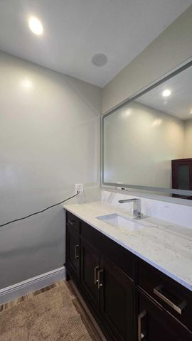 4511 E Country Club Circle, Plantation, FL 33317