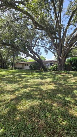 4511 E Country Club Circle, Plantation, FL 33317