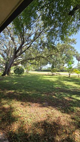 4511 E Country Club Circle, Plantation, FL 33317