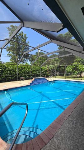 4511 E Country Club Circle, Plantation, FL 33317