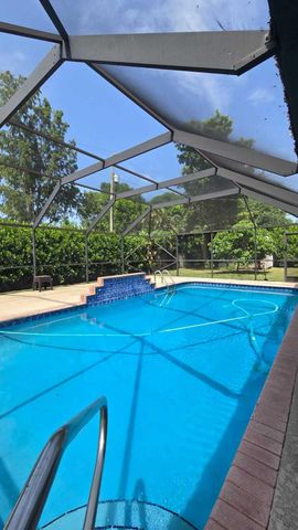 4511 E Country Club Circle, Plantation, FL 33317