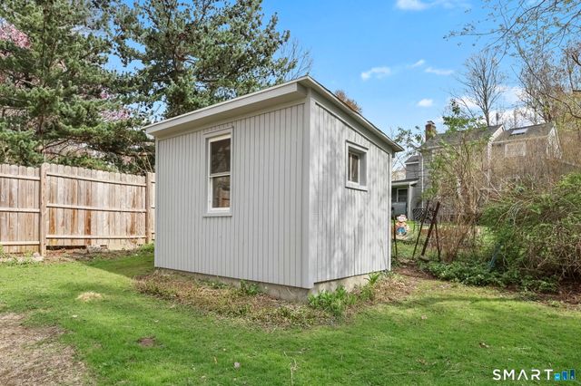 4 Kingsbury Road, New Fairfield, CT 06812