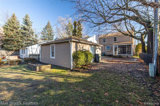 758 Chester Street, Birmingham, MI 48009