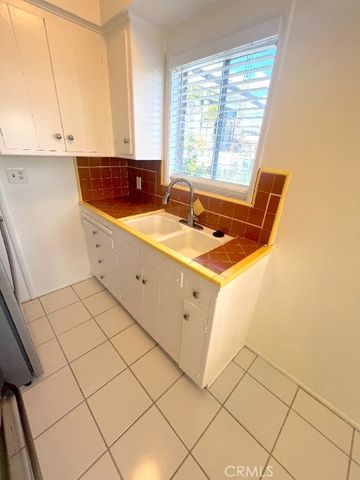 250 Cliff Drive 14, Laguna Beach, CA 92651