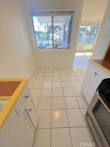 250 Cliff Drive 14, Laguna Beach, CA 92651