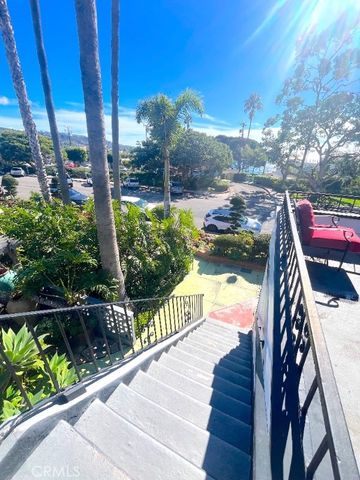 250 Cliff Drive 14, Laguna Beach, CA 92651