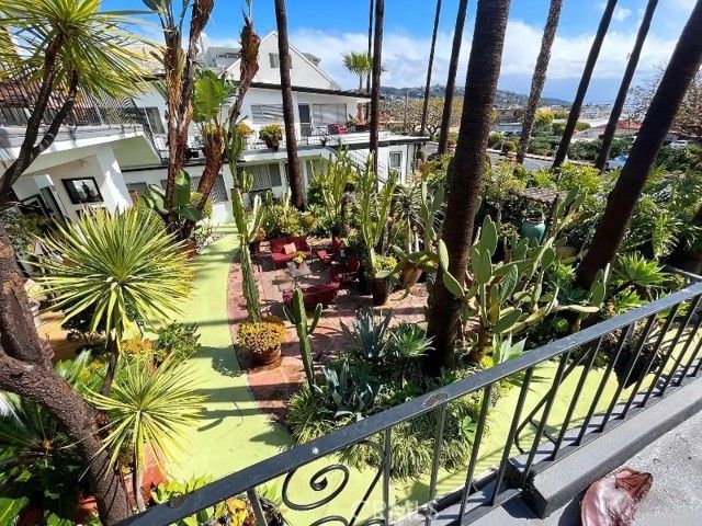 250 Cliff Drive 14, Laguna Beach, CA 92651