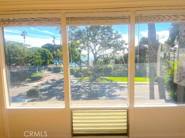 250 Cliff Drive 14, Laguna Beach, CA 92651