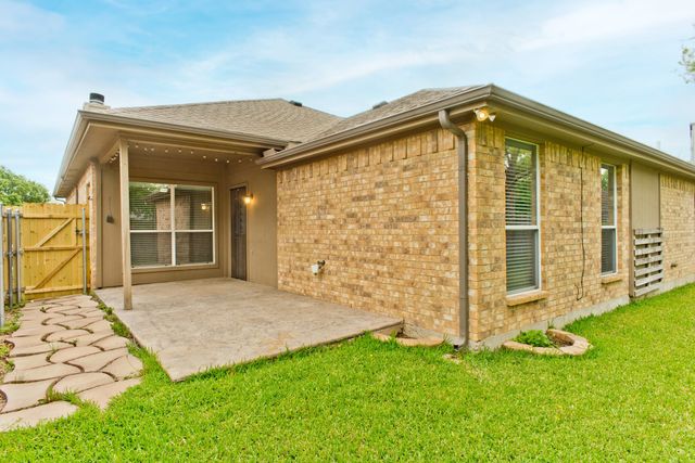 4929 Spur Ridge Court, Fort Worth, TX 76244