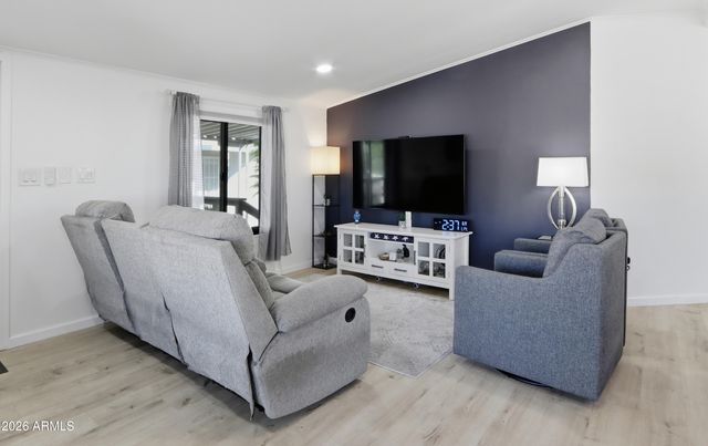 2233 E BEHREND Drive 15, Phoenix, AZ 85024