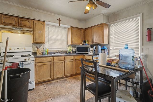 305 Pacific St, Paterson City, NJ 07503