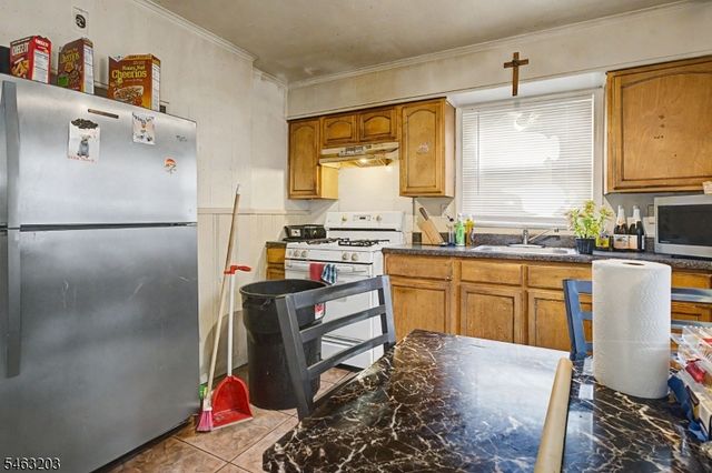 305 Pacific St, Paterson City, NJ 07503