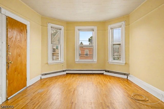 305 Pacific St, Paterson City, NJ 07503