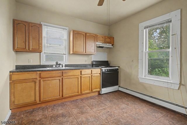 305 Pacific St, Paterson City, NJ 07503