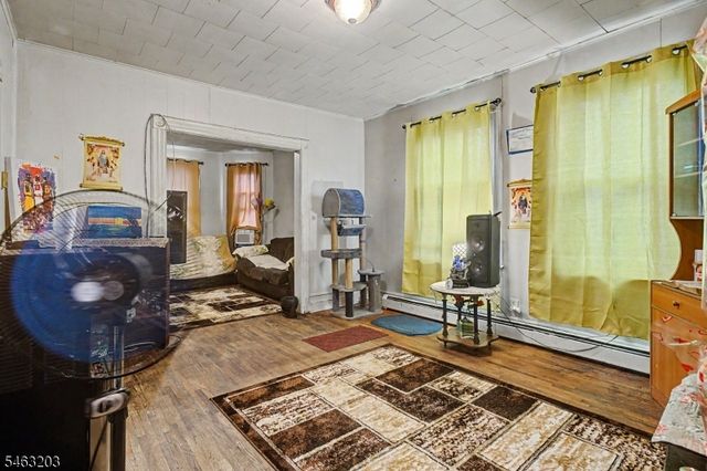 305 Pacific St, Paterson City, NJ 07503