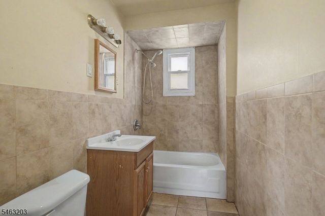 305 Pacific St, Paterson City, NJ 07503