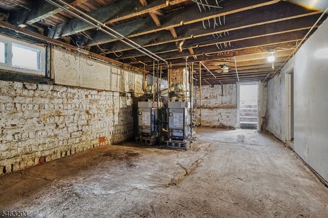 305 Pacific St, Paterson City, NJ 07503