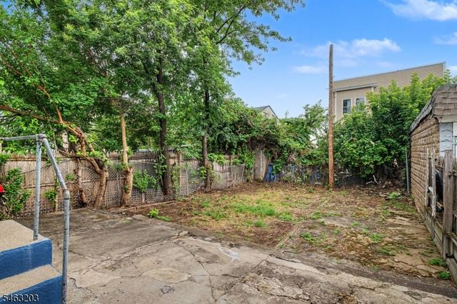 305 Pacific St, Paterson City, NJ 07503