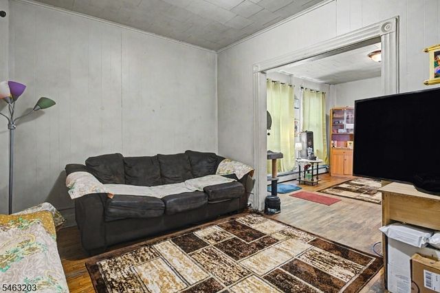 305 Pacific St, Paterson City, NJ 07503