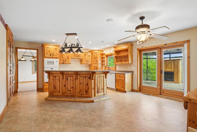 709 Lake Ridge Drive, Cedar Falls, IA 50613