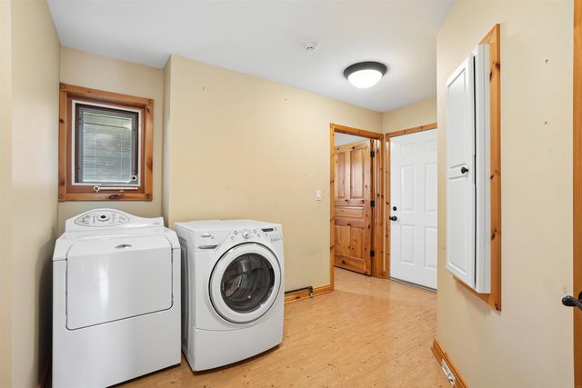 709 Lake Ridge Drive, Cedar Falls, IA 50613