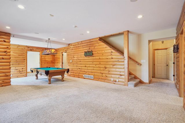 709 Lake Ridge Drive, Cedar Falls, IA 50613
