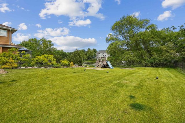 709 Lake Ridge Drive, Cedar Falls, IA 50613