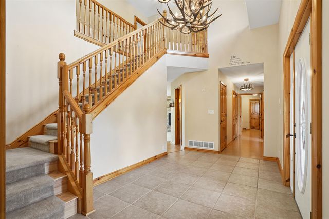 709 Lake Ridge Drive, Cedar Falls, IA 50613