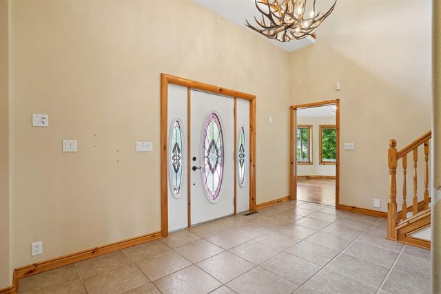 709 Lake Ridge Drive, Cedar Falls, IA 50613