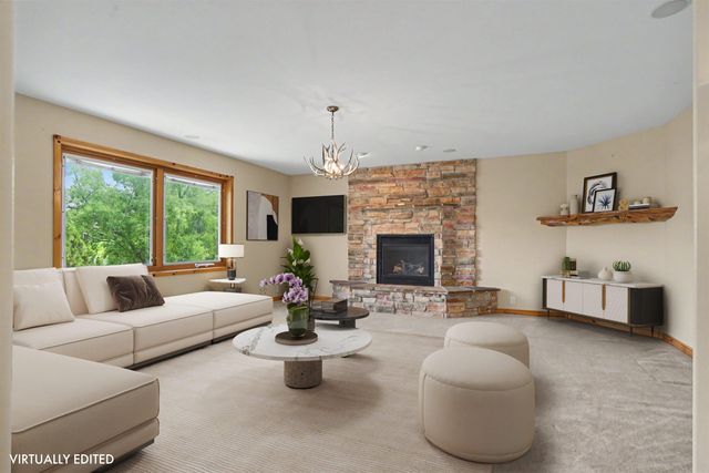 709 Lake Ridge Drive, Cedar Falls, IA 50613