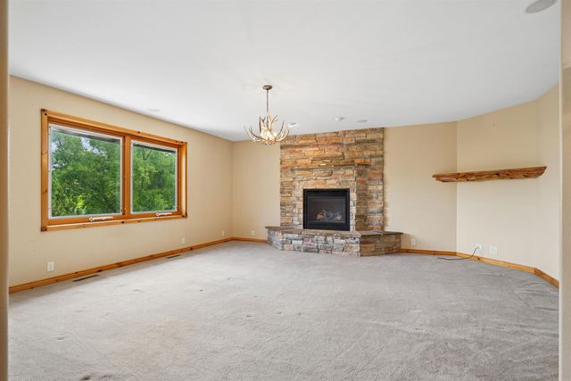 709 Lake Ridge Drive, Cedar Falls, IA 50613