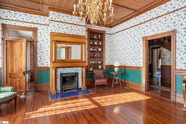 208 S Main Street, Abbeville, SC 29620