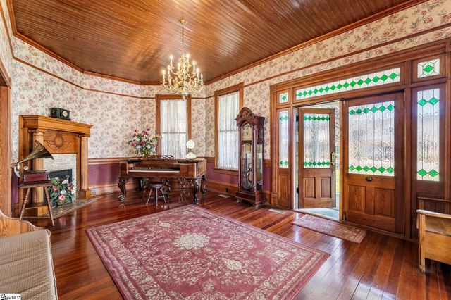 208 S Main Street, Abbeville, SC 29620