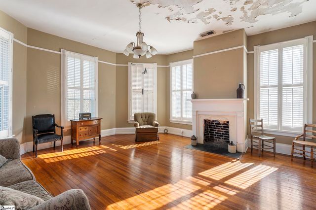 208 S Main Street, Abbeville, SC 29620