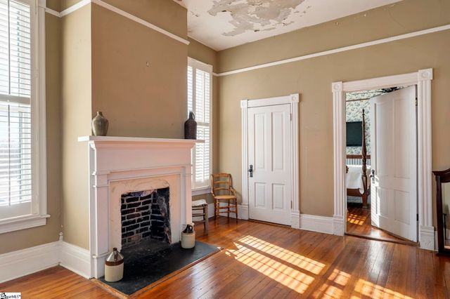 208 S Main Street, Abbeville, SC 29620