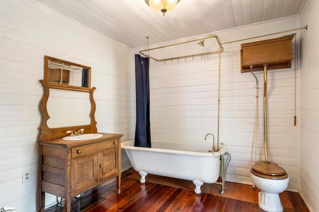 208 S Main Street, Abbeville, SC 29620