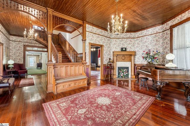 208 S Main Street, Abbeville, SC 29620