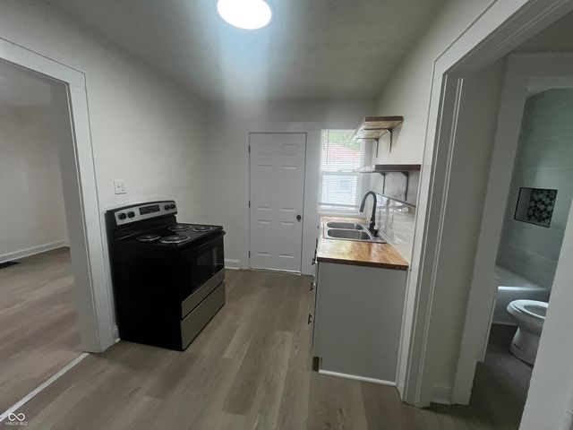 1504 N Gladstone Avenue N, Indianapolis, IN 46201