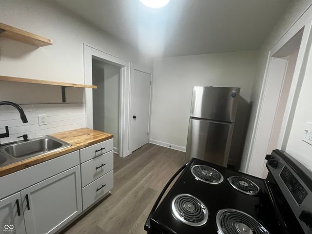 1504 N Gladstone Avenue N, Indianapolis, IN 46201