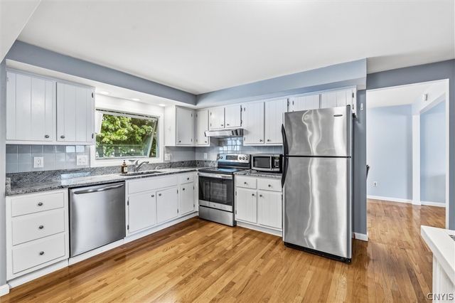 7433 Thunderbird Road, Clay, NY 13088