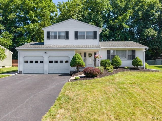7433 Thunderbird Road, Clay, NY 13088