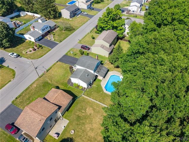 7433 Thunderbird Road, Clay, NY 13088