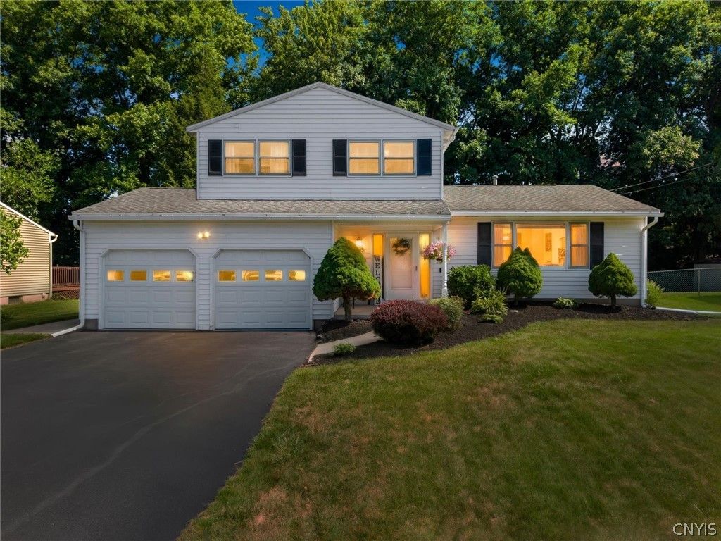 7433 Thunderbird Road, Clay, NY 13088