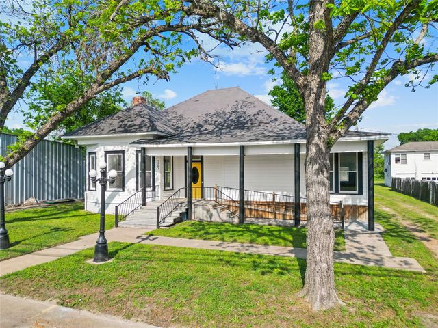 327 S Robb Street, Trinity, TX 75862