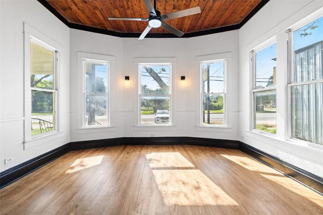 327 S Robb Street, Trinity, TX 75862