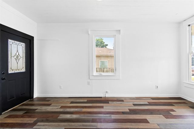 327 S Robb Street, Trinity, TX 75862
