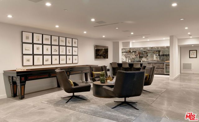 144 N Bowling Green Way, Los Angeles, CA 90049